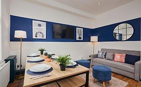 Large House Close To Leeds - Ideal For Groups
